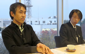 NICT 未来ICT研究所 量子ICT研究室　室長・佐々木 雅英氏（左）と主任研究員・藤原幹生氏（右）