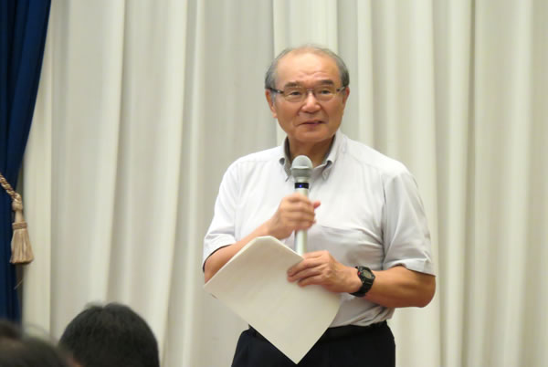 北陸StarBED技術センター特集のまとめをする井上主査